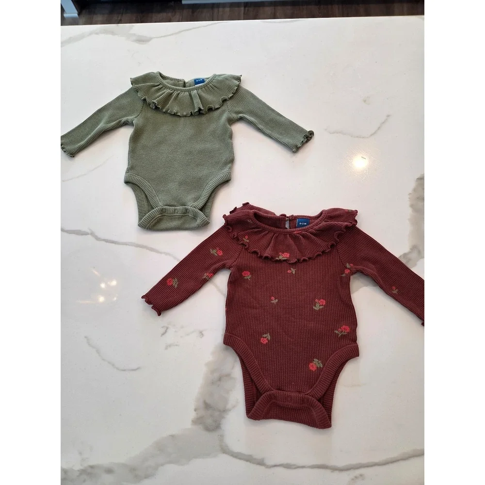 Old navy baby‎ girl bodysuit lot 0-3 mos